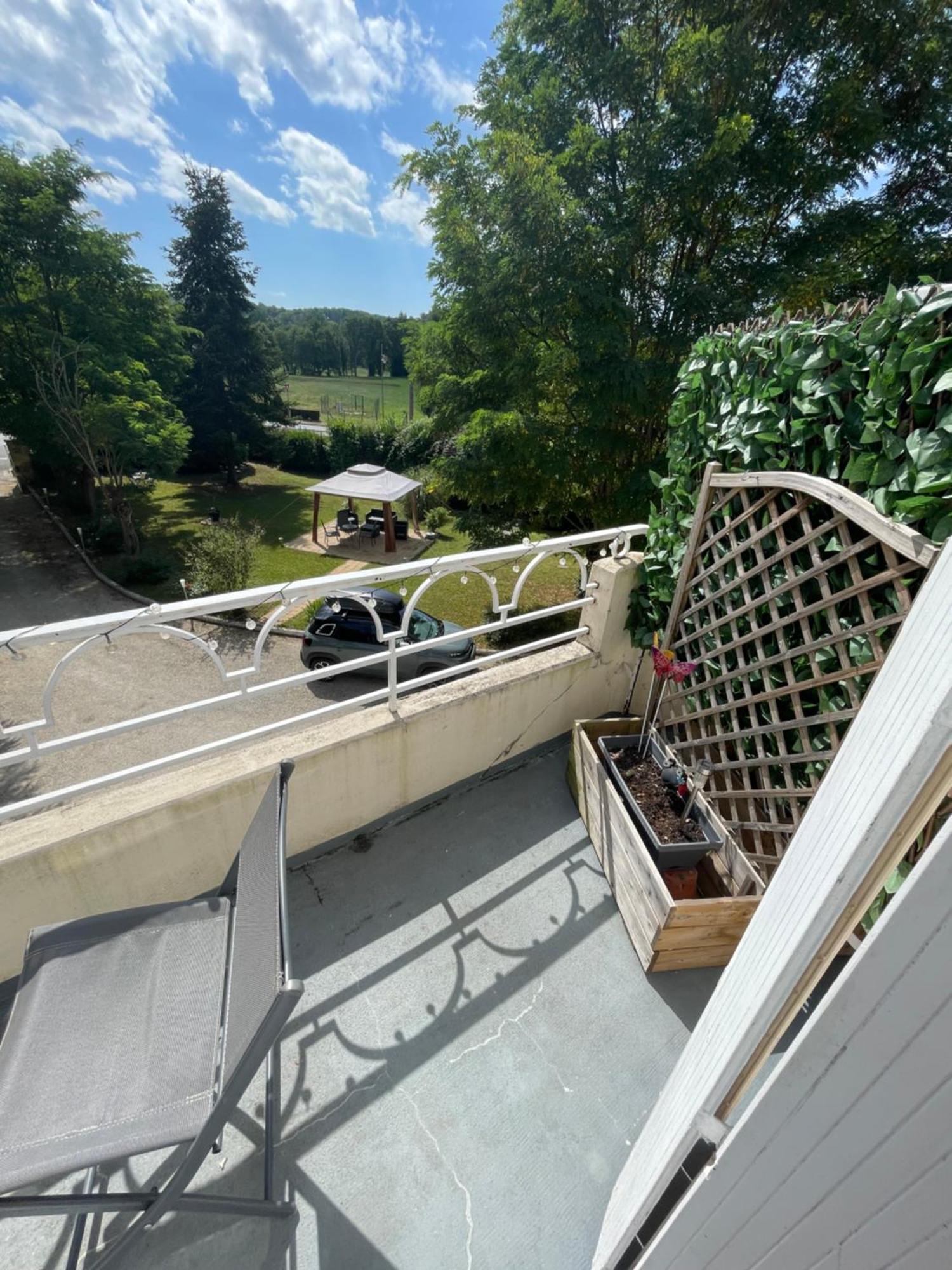Vue Du Chateau D'Excideuil En Chambres Exterior photo